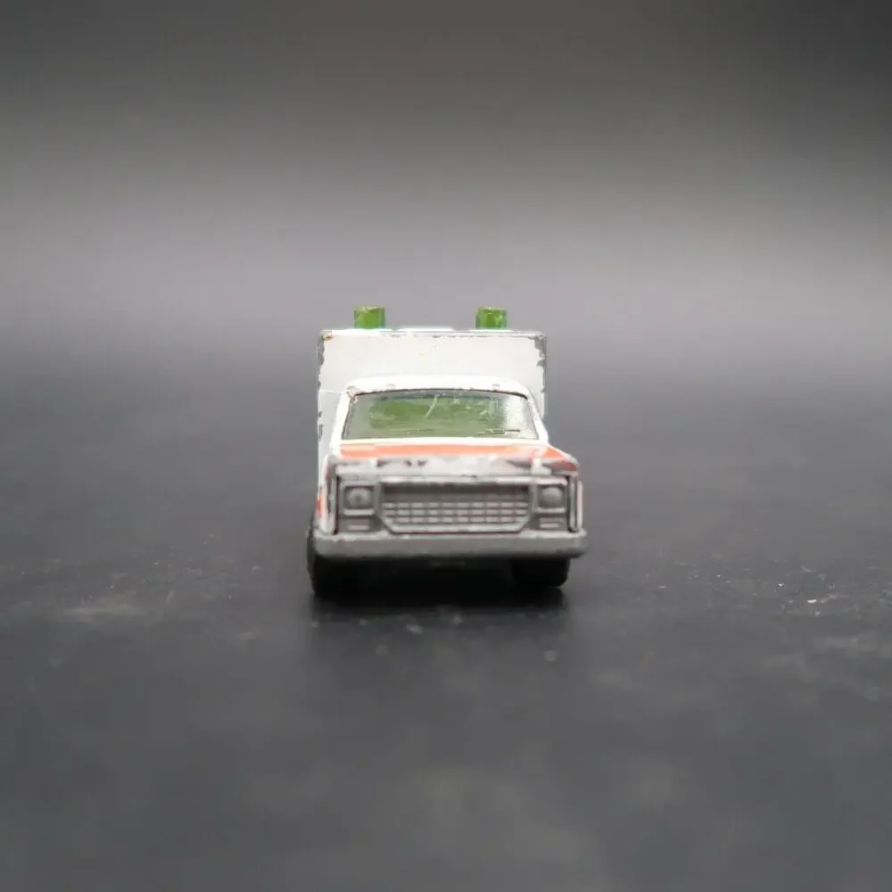 Matchbox Diecast Cars Set of 2 1:64 Scale Ambulance Rescue Vehicle PLEASE READ